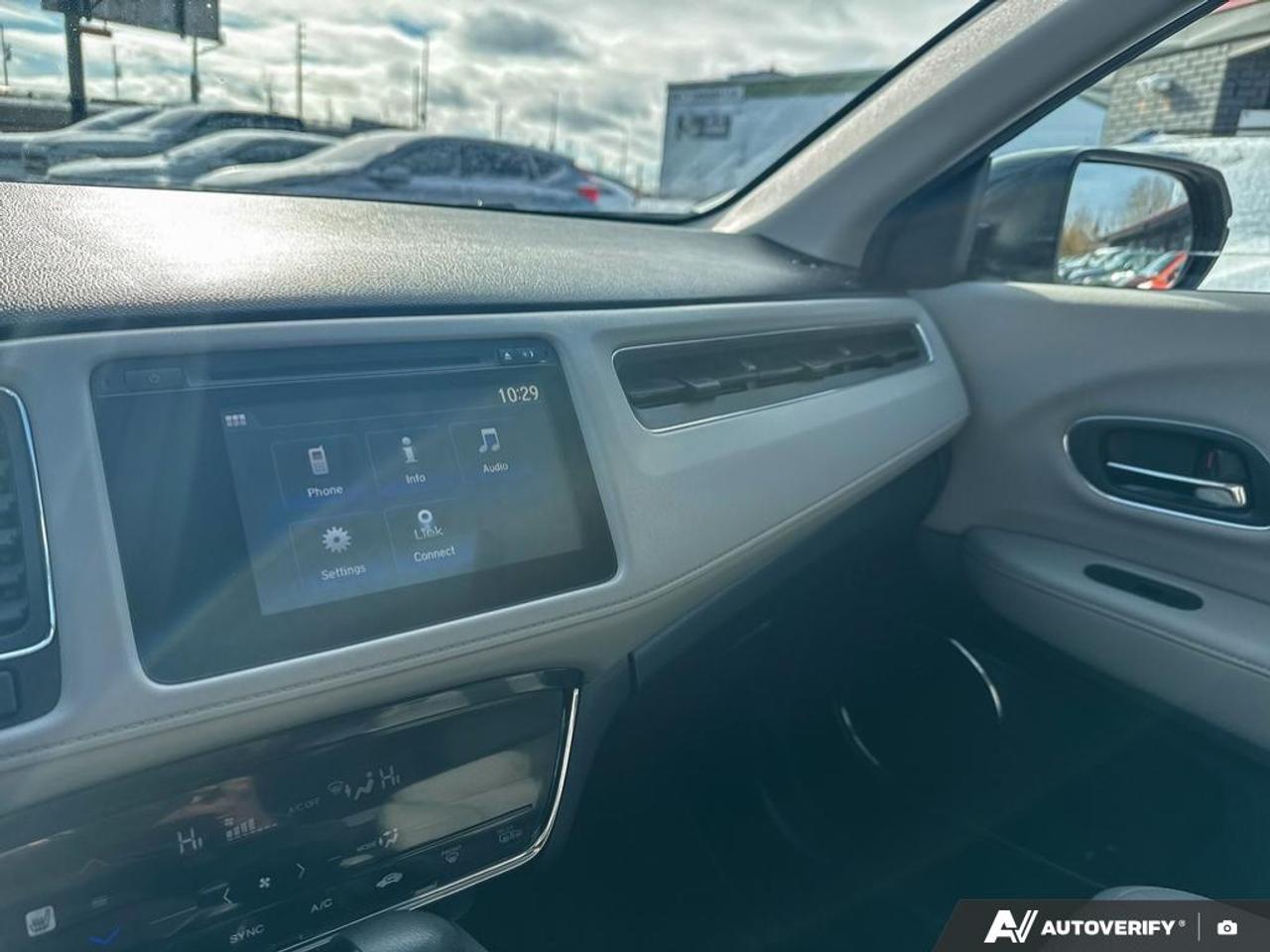 2016 Honda HR-V EX / NO ACCIDENTS / ROOF / HTD SEATS / AWD Photo