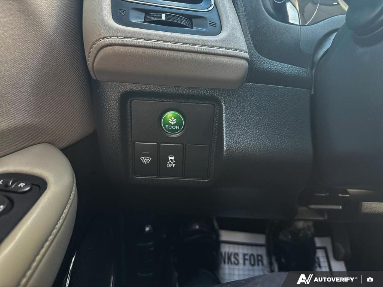 2016 Honda HR-V EX / NO ACCIDENTS / ROOF / HTD SEATS / AWD Photo