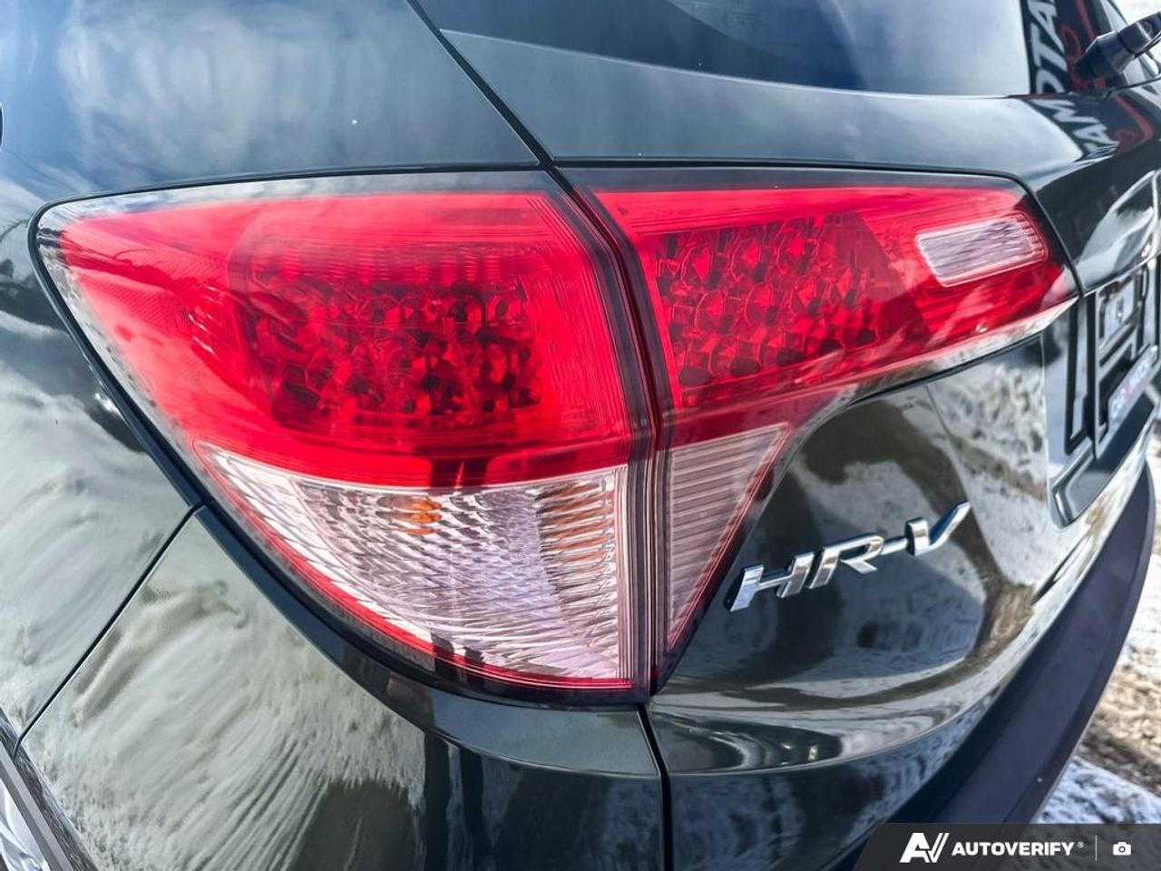 2016 Honda HR-V EX / NO ACCIDENTS / ROOF / HTD SEATS / AWD Photo