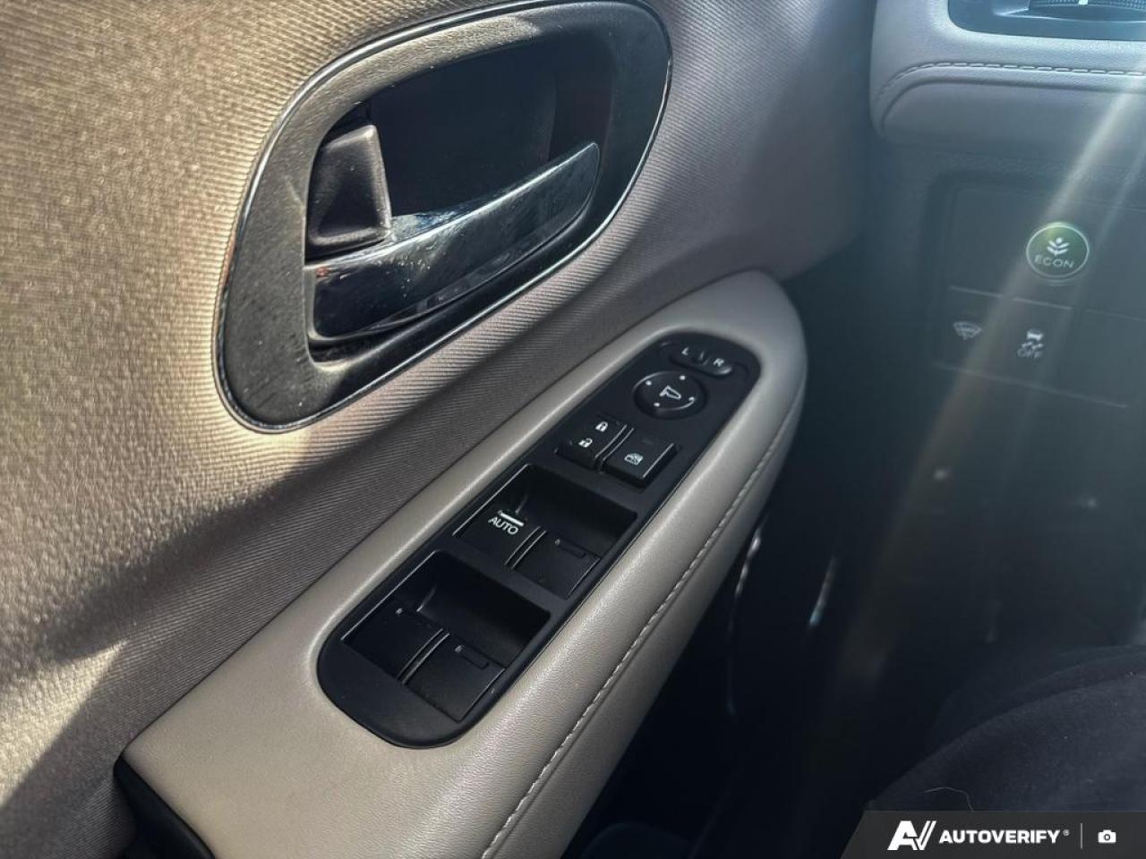 2016 Honda HR-V EX / NO ACCIDENTS / ROOF / HTD SEATS / AWD Photo