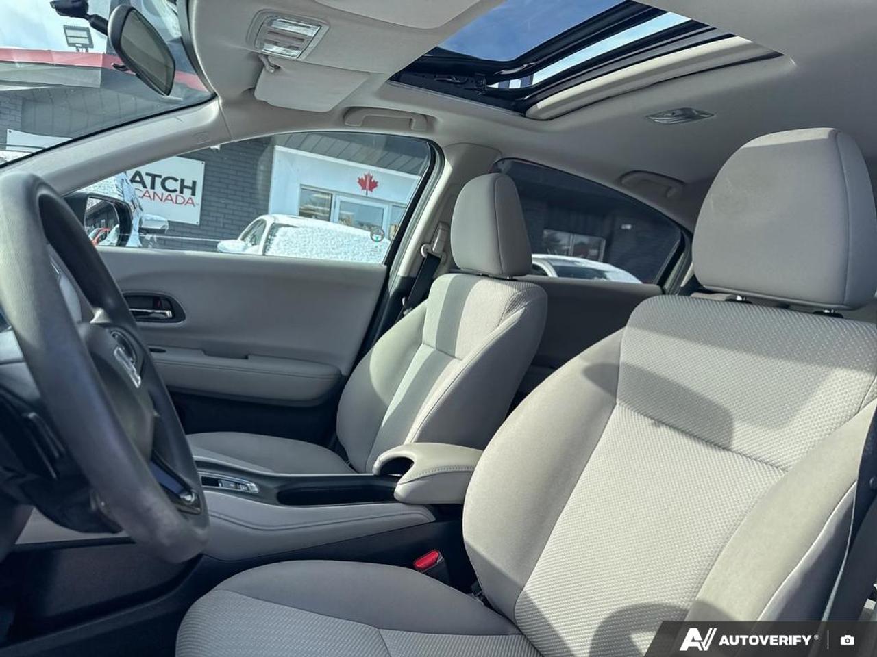 2016 Honda HR-V EX / NO ACCIDENTS / ROOF / HTD SEATS / AWD Photo