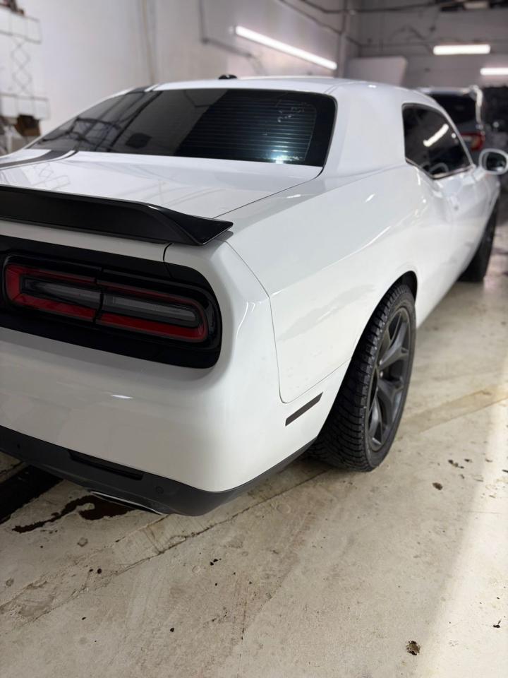 2016 Dodge Challenger SXT Plus Photo