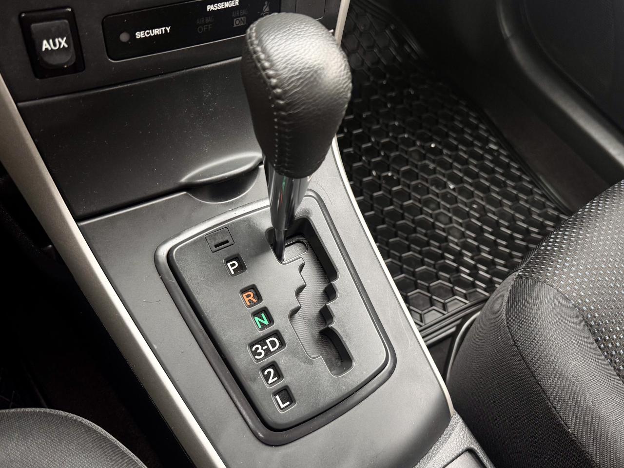 2009 Toyota Corolla FINANCING AVAILABLE Photo12