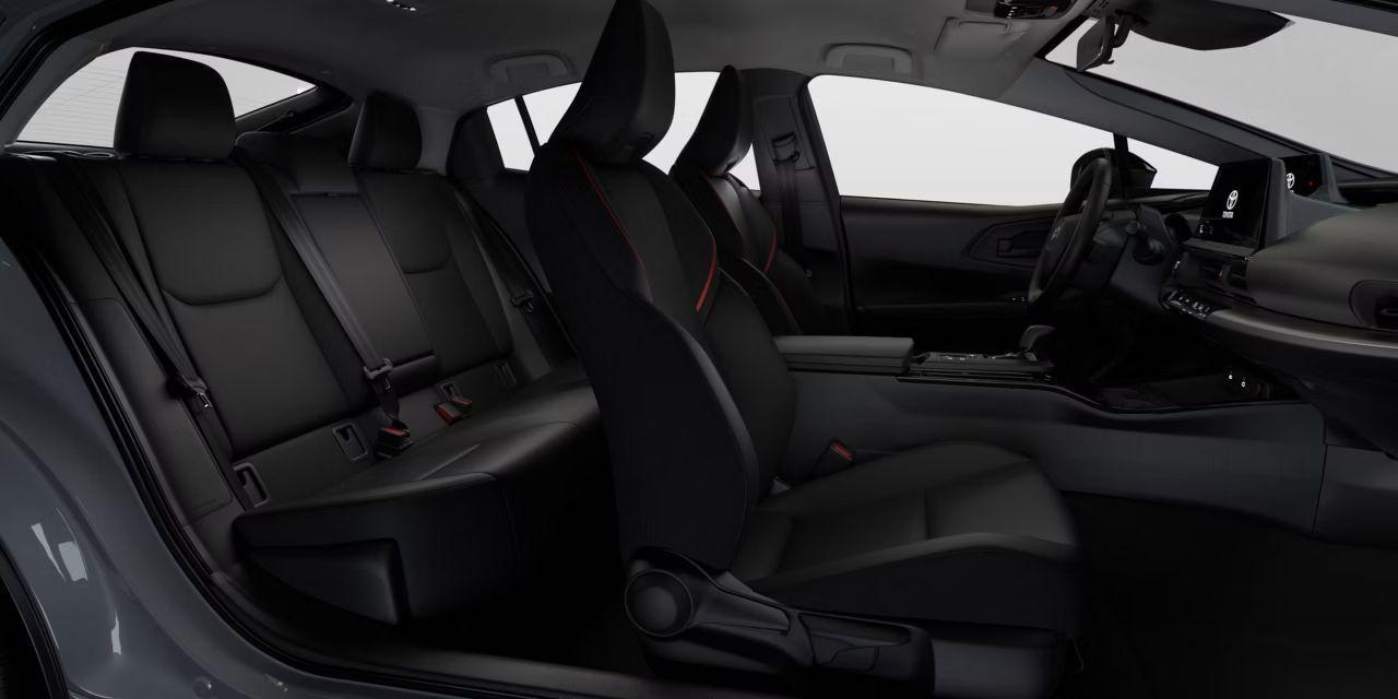 2026 Toyota Prius Plug-In Hybrid SE Photo