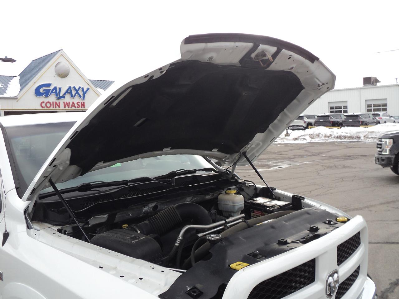 2018 RAM 2500 Outdoorsman CrewCab 4x4 5.7L8cylGasHemi 6'4" Box Photo