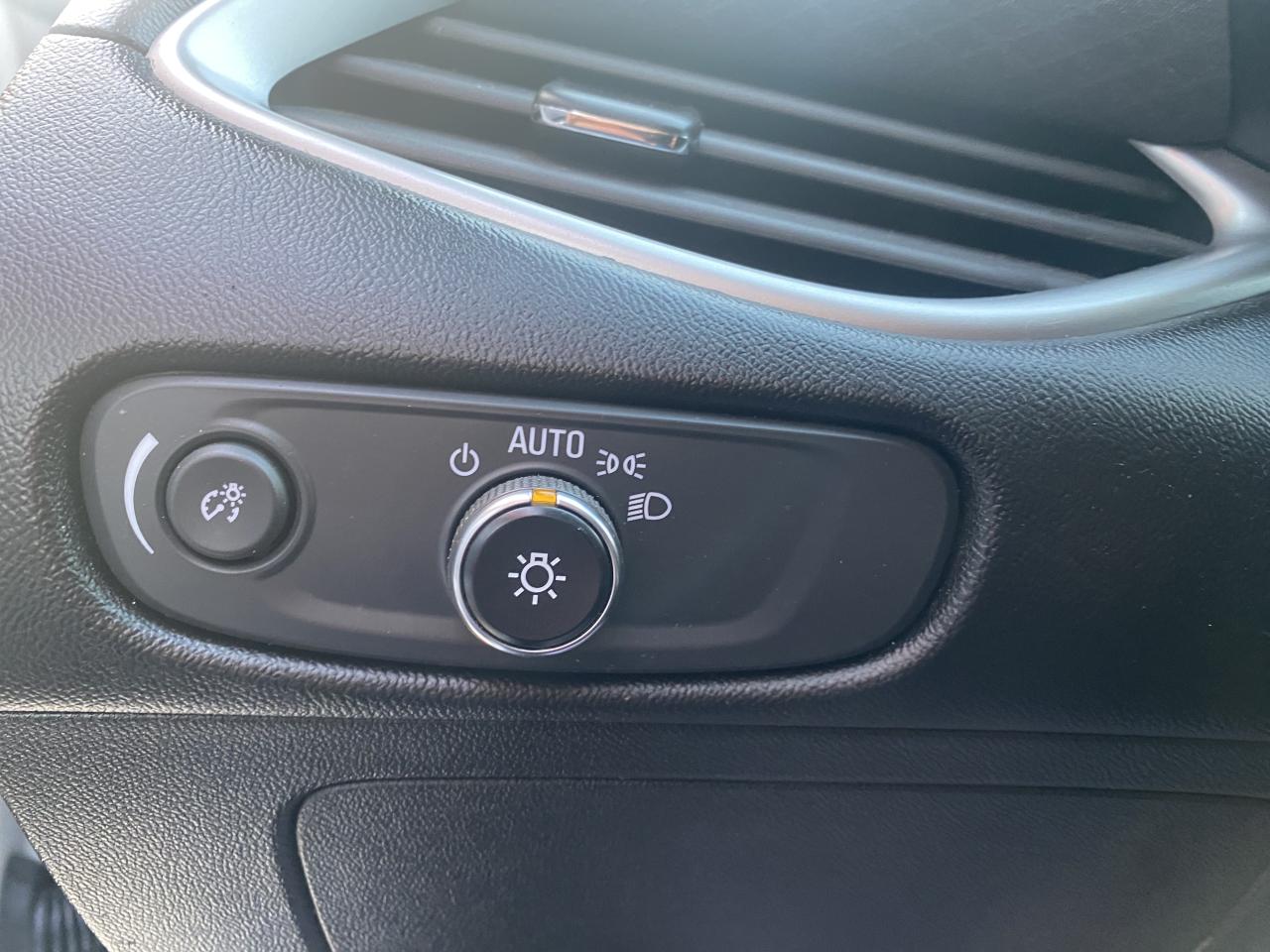 2022 Chevrolet Malibu LT Photo