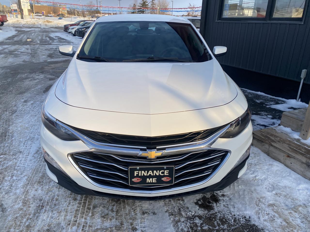 2022 Chevrolet Malibu LT Photo