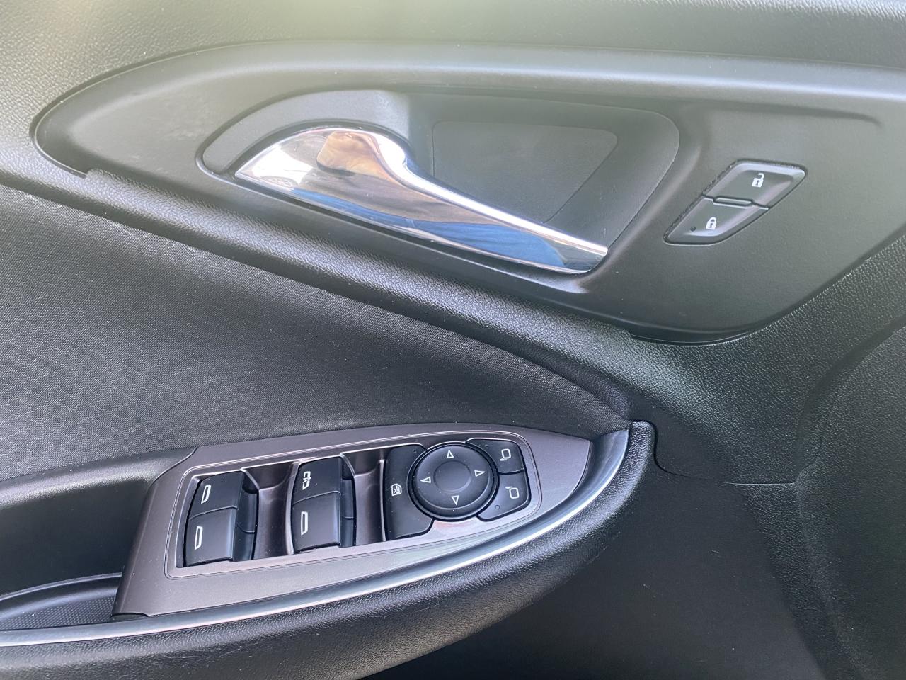 2022 Chevrolet Malibu LT Photo