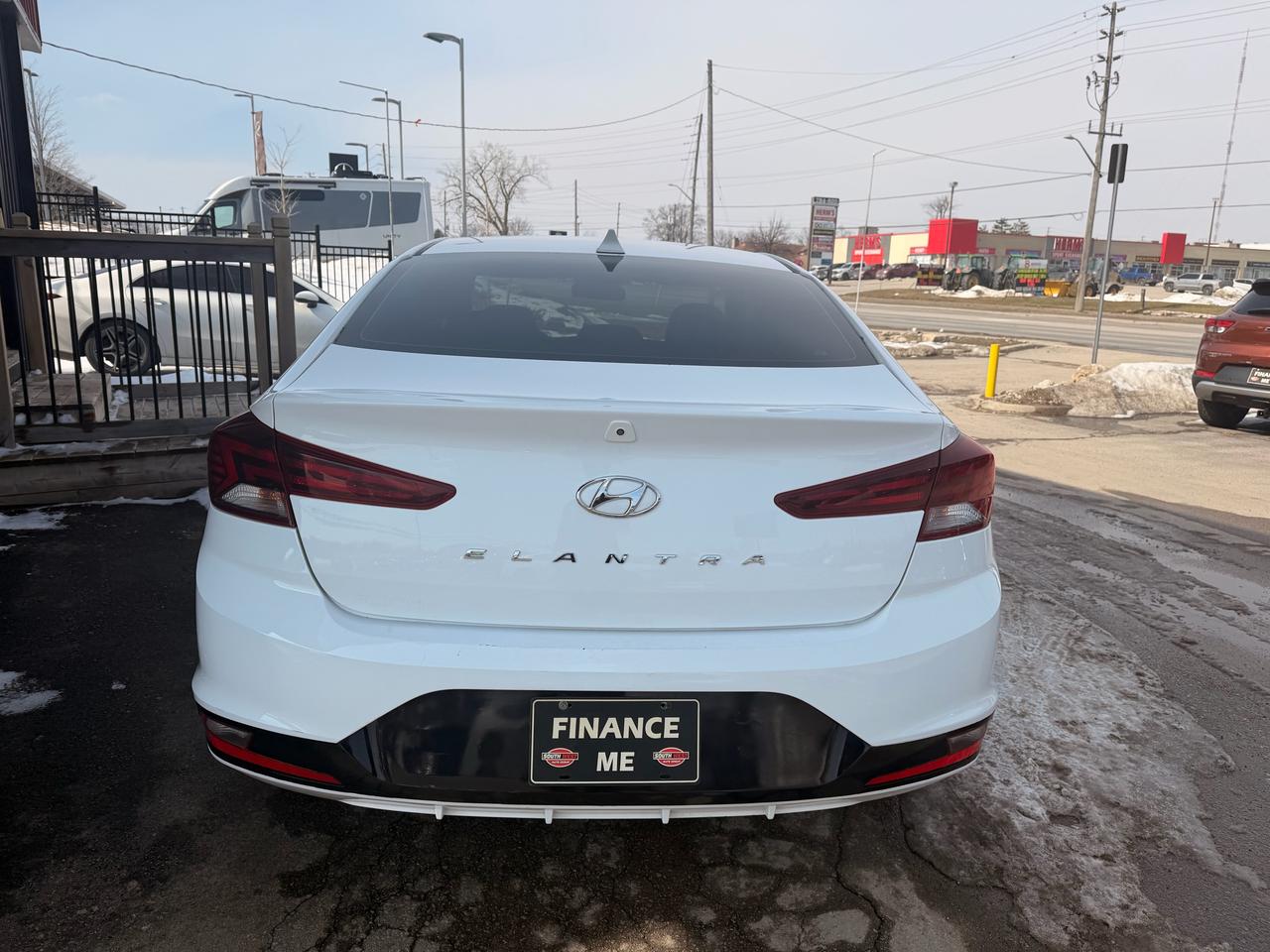 2020 Hyundai Elantra Preferred Photo2