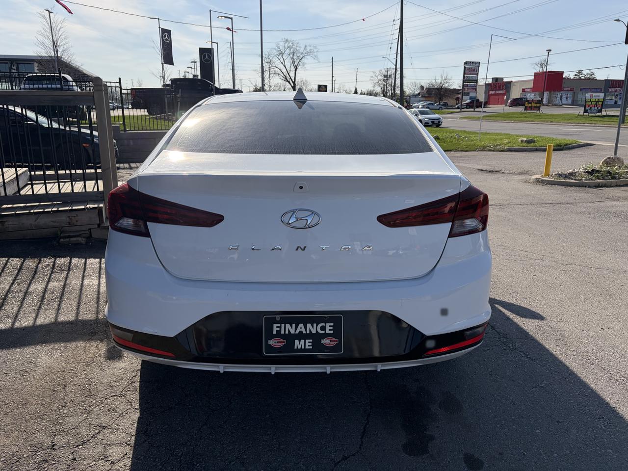 2020 Hyundai Elantra Preferred Photo3