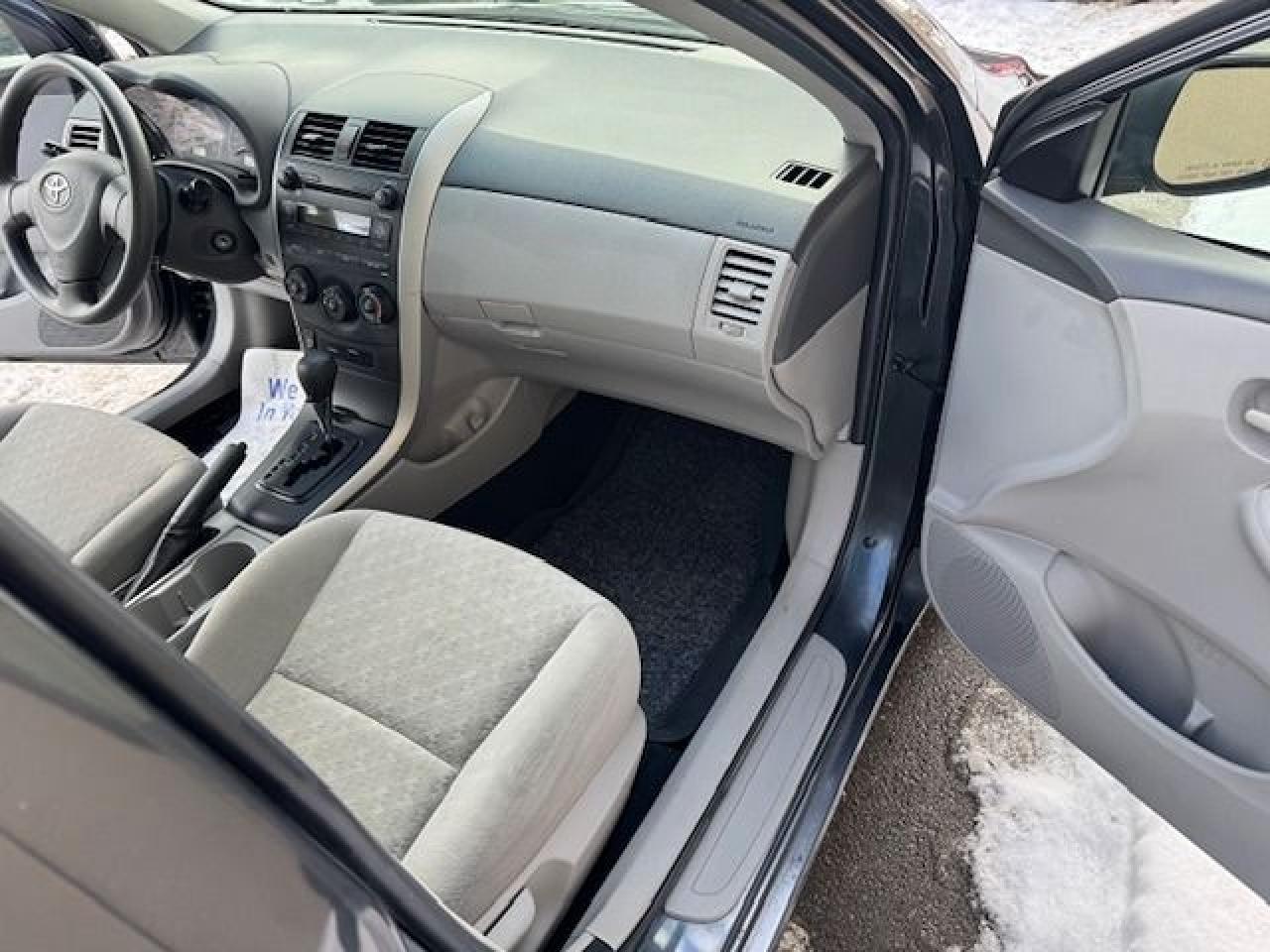 2009 Toyota Corolla CE ONLY 78000KM,ACCIDENT FREE Photo