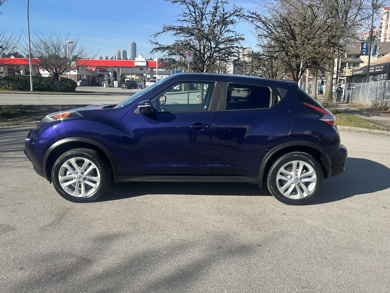2016 Nissan Juke SL - Photo #2