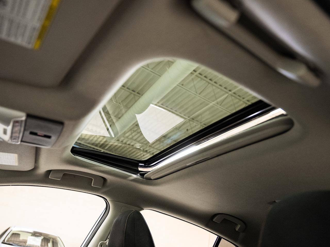 2022 Nissan Sentra SR MIDNIGHT | Sunroof | LaneDep | BSM | CarPlay