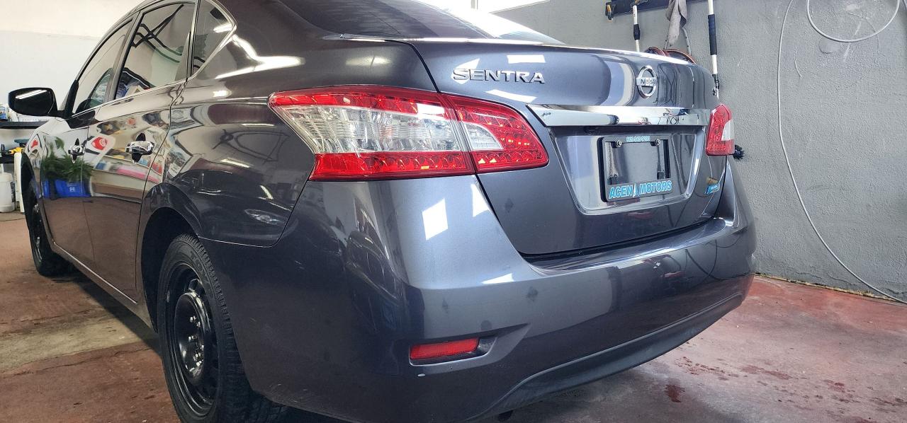 2015 Nissan Sentra SV Photo