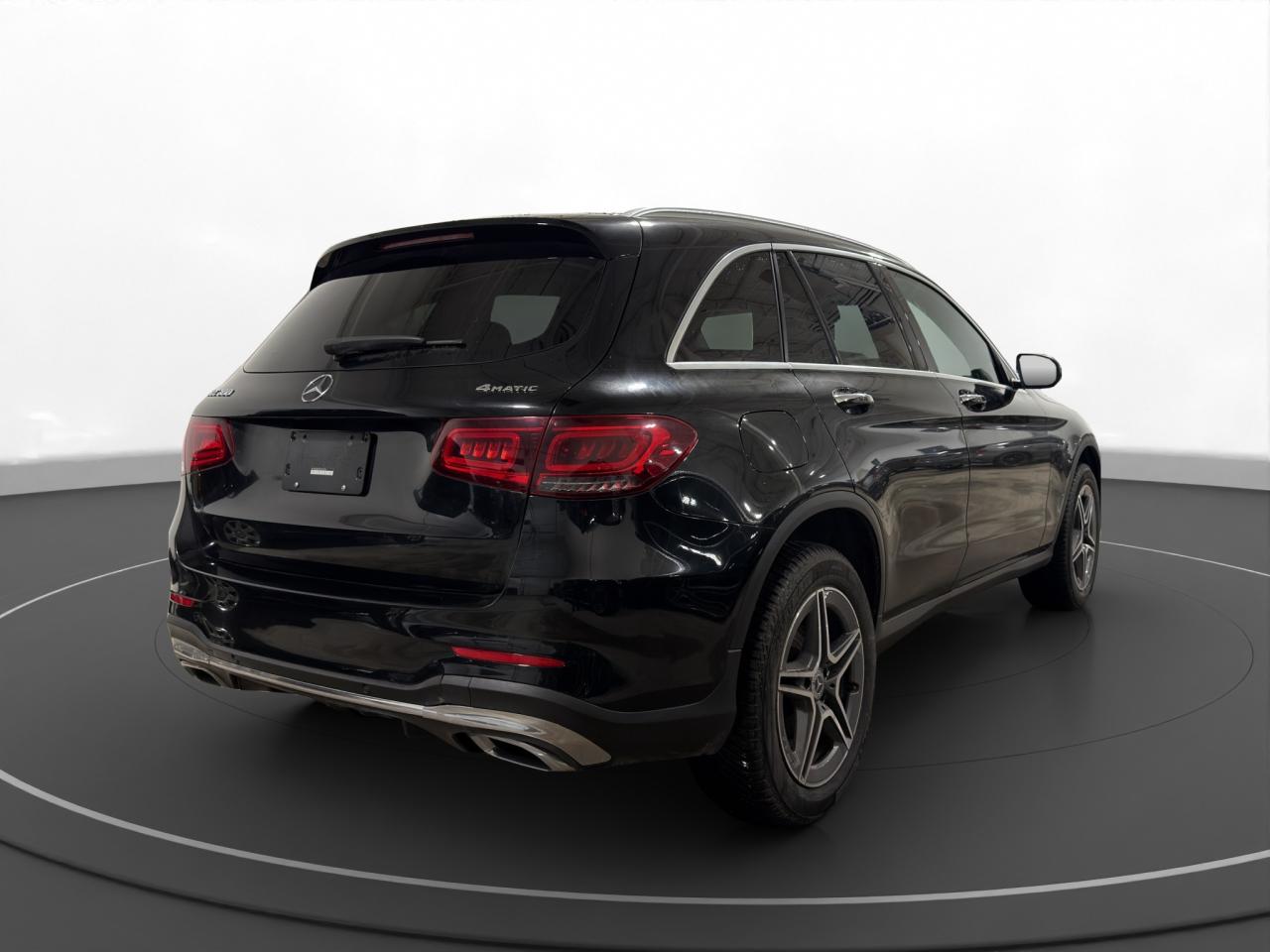 2022 Mercedes-Benz GLC 300 GLC 300 | RED INT Photo