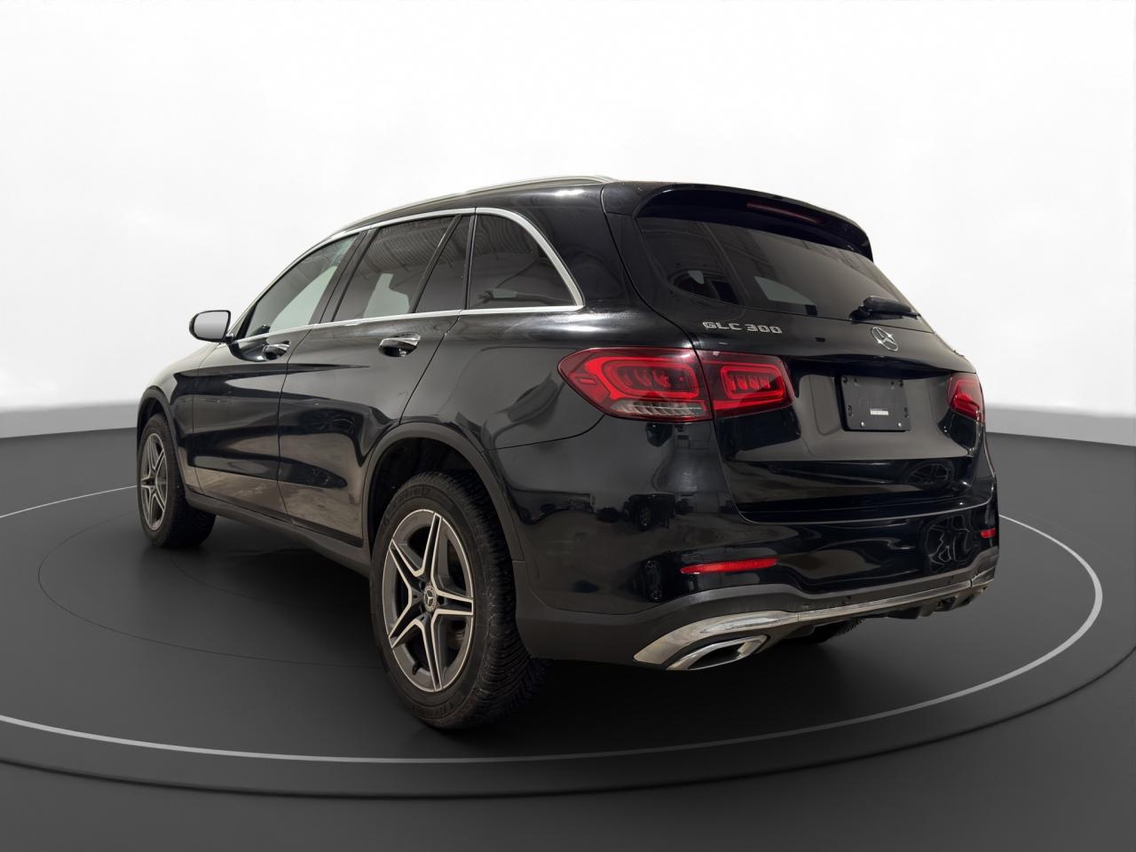 2022 Mercedes-Benz GLC 300 GLC 300 | RED INT Photo