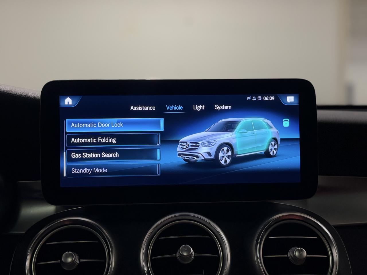 2022 Mercedes-Benz GLC 300 GLC 300 | RED INT Photo