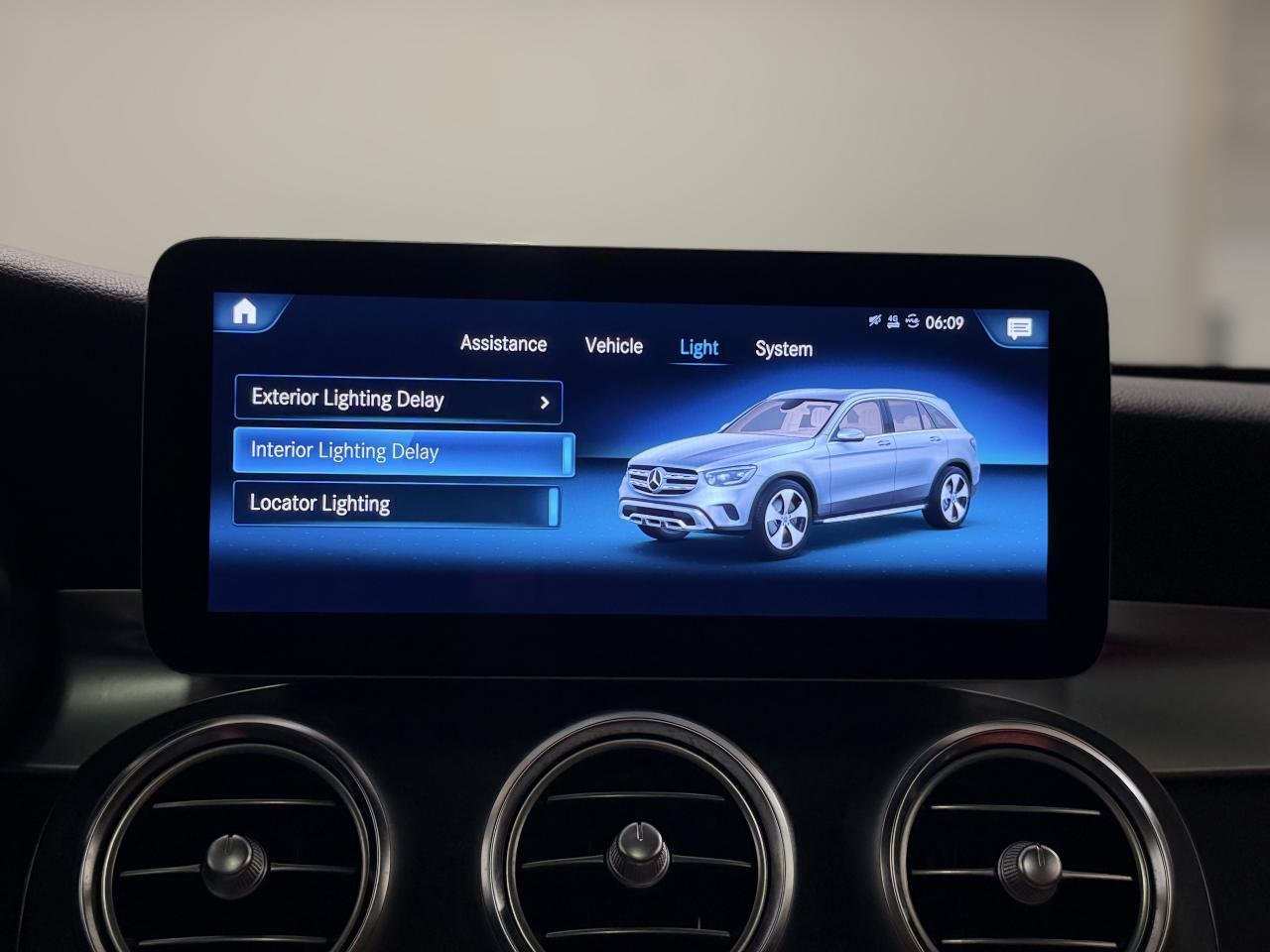 2022 Mercedes-Benz GLC 300 GLC 300 | RED INT Photo