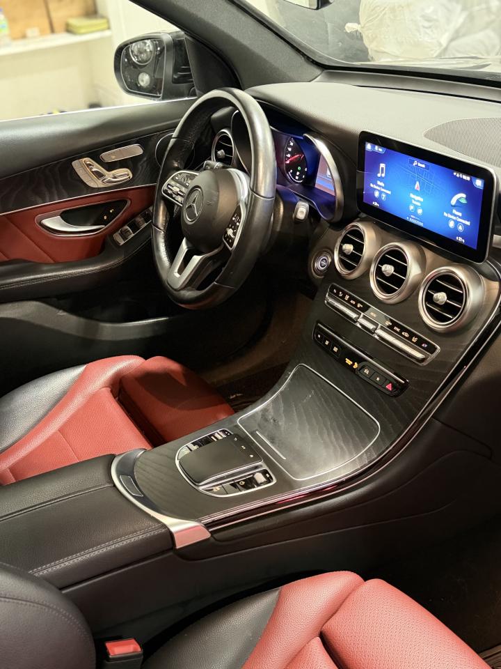 2022 Mercedes-Benz GLC 300 GLC 300 | RED INT Photo