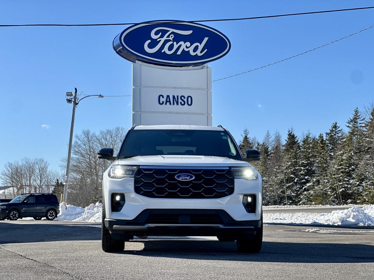 2026 Ford Explorer Platinum 4WD Photo1