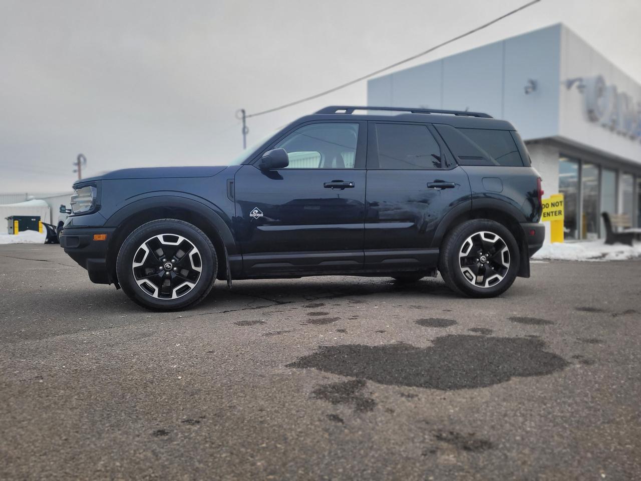 2022 Ford Bronco Sport OUTERBANKS 4WD W/NEW FRONT BRAKES/ NEW TIRES Photo2
