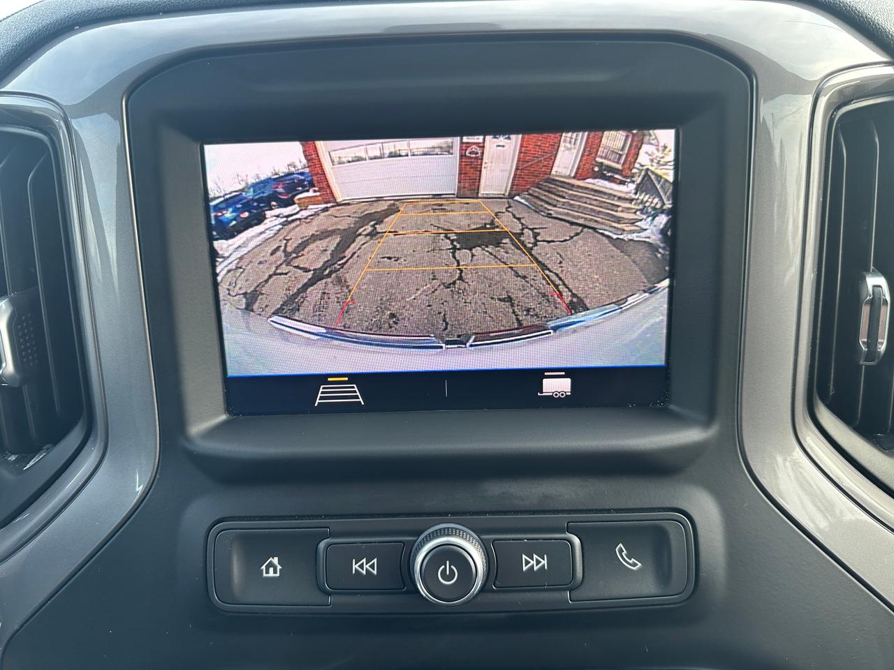 2021 GMC Sierra 1500 2WD RegCab 140" FM A/C 4.3L V6 Bluetooth BackupCam Photo