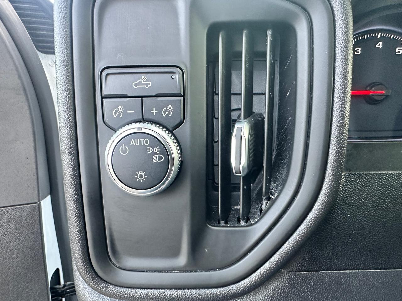 2021 GMC Sierra 1500 2WD RegCab 140" FM A/C 4.3L V6 Bluetooth BackupCam Photo