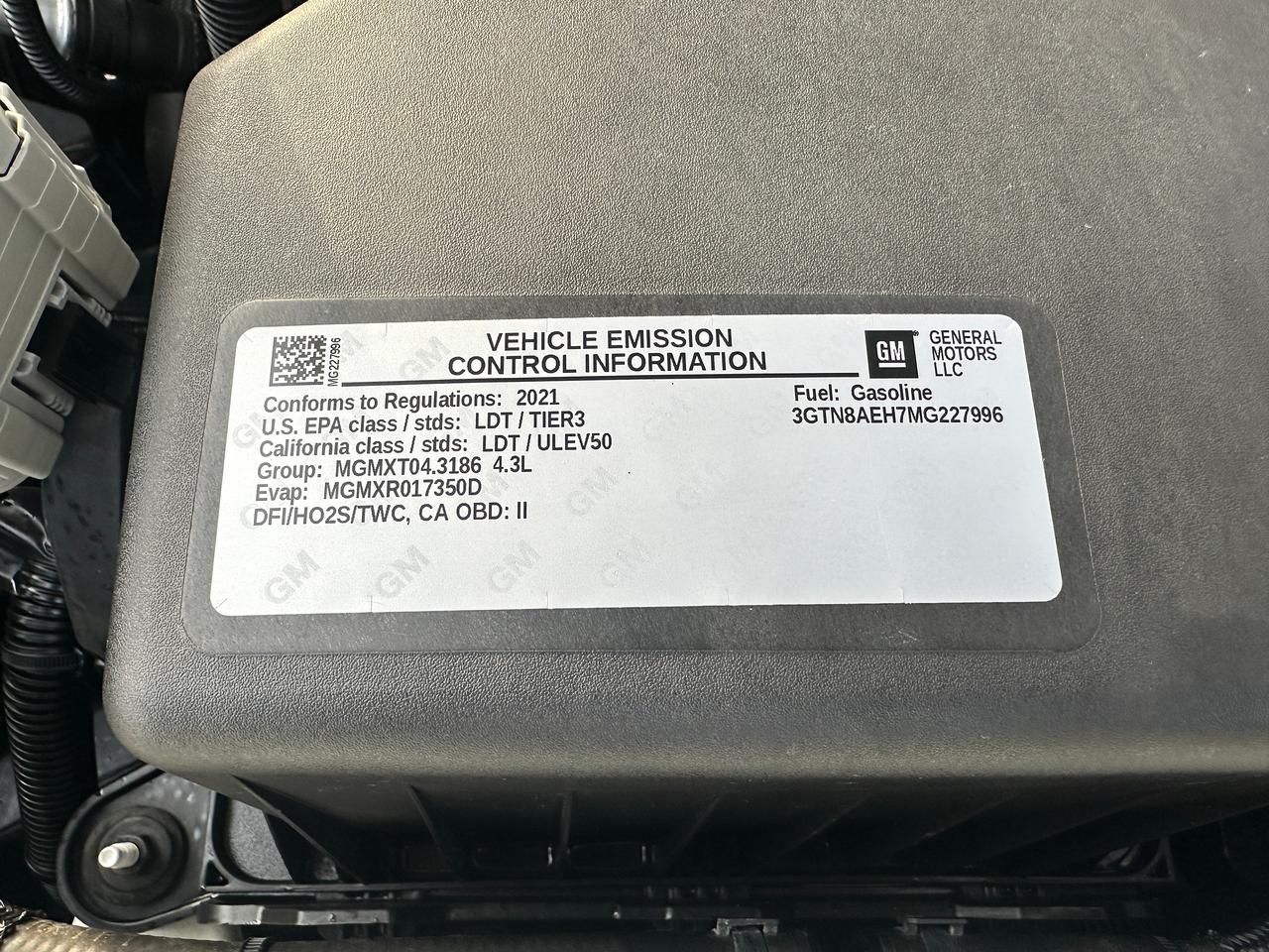 2021 GMC Sierra 1500 2WD RegCab 140" FM A/C 4.3L V6 Bluetooth BackupCam Photo