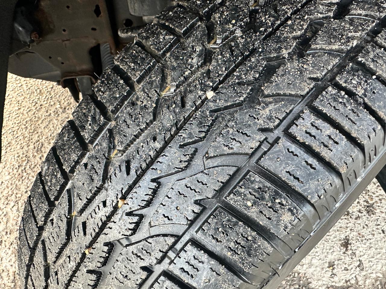 2021 GMC Sierra 1500 2WD RegCab 140" FM A/C 4.3L V6 Bluetooth BackupCam Photo