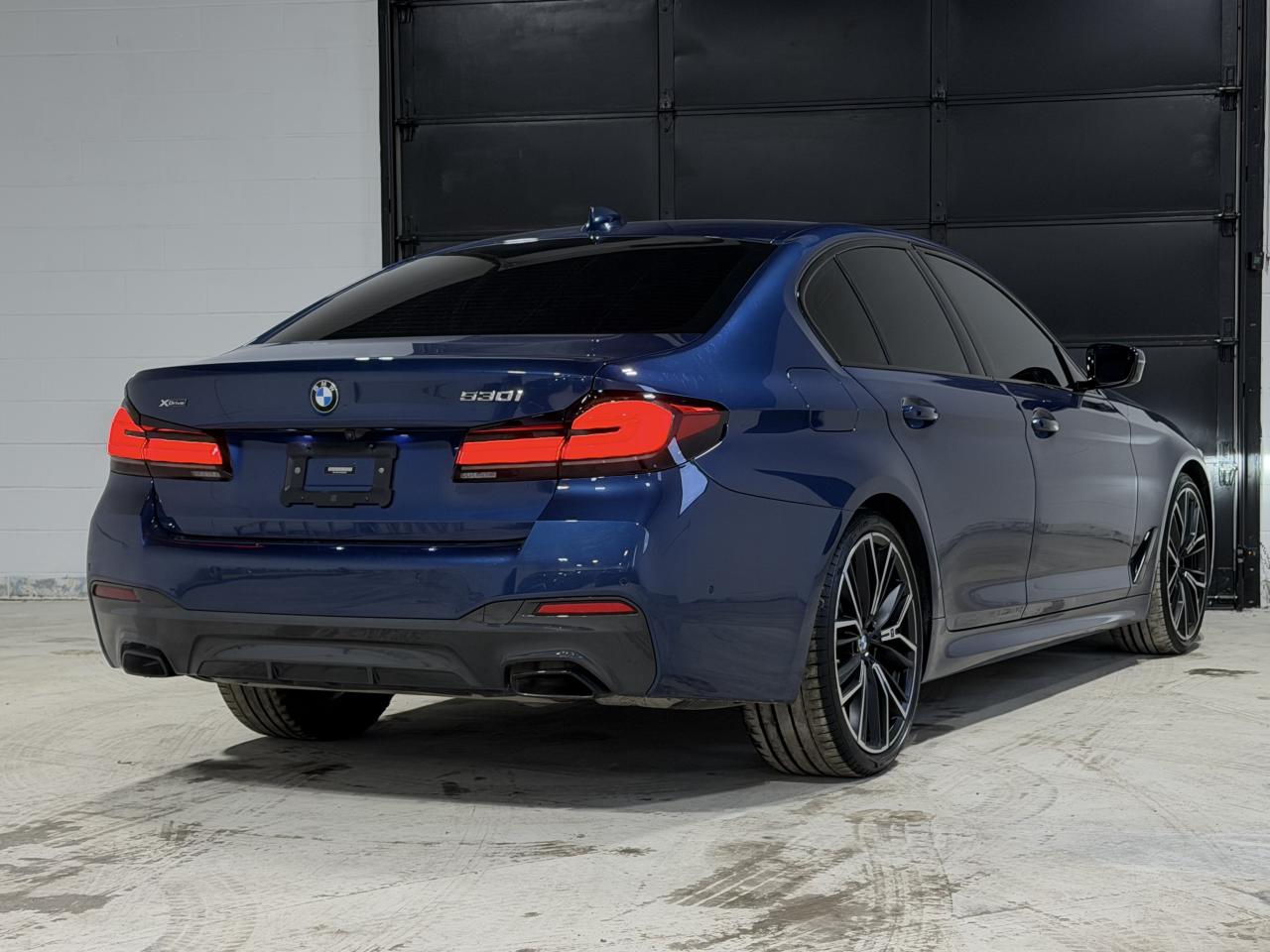 2022 BMW 5 Series 530i xDrive M-SPORT|NAVI|BACKUP|SUNROOF Photo