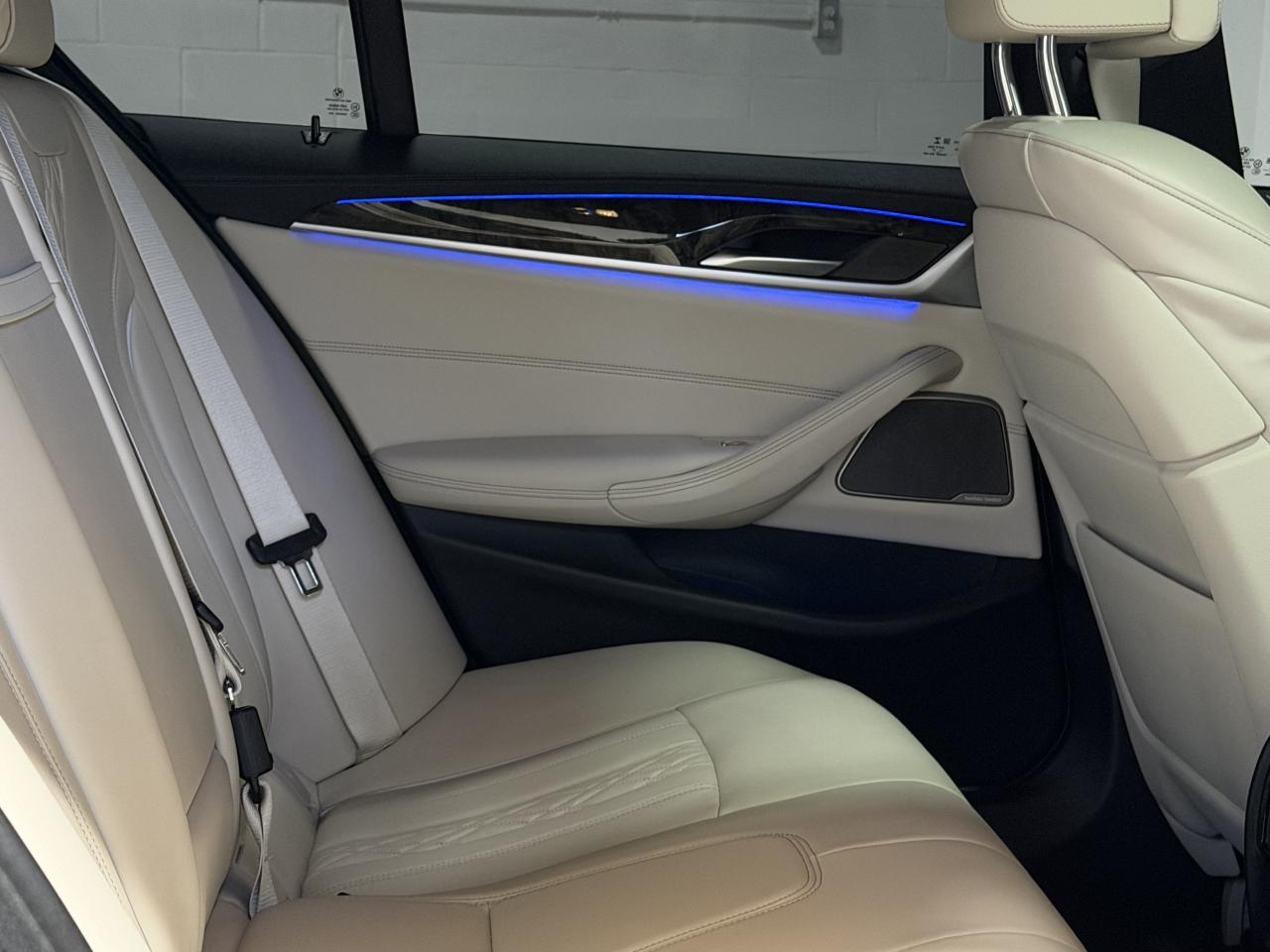 2022 BMW 5 Series 530i xDrive M-SPORT|NAVI|BACKUP|SUNROOF Photo