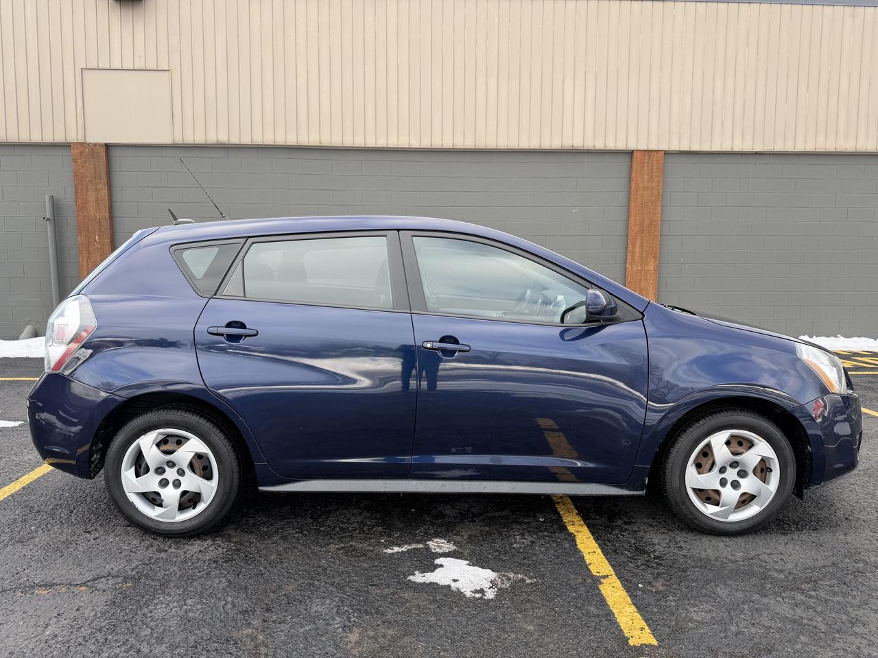 2009 Pontiac Vibe  Photo3