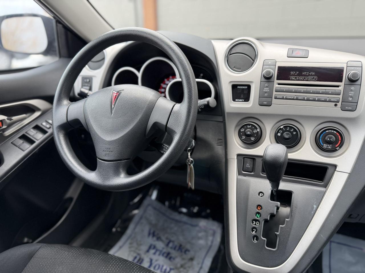 2009 Pontiac Vibe  Photo