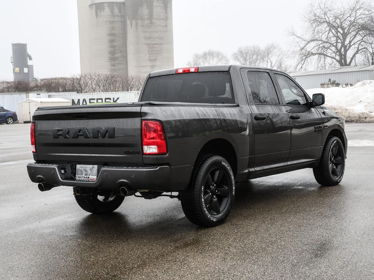 2022 RAM 1500 Classic EXPRESS 4X4 CREW CAB 5'7" BOX Photo