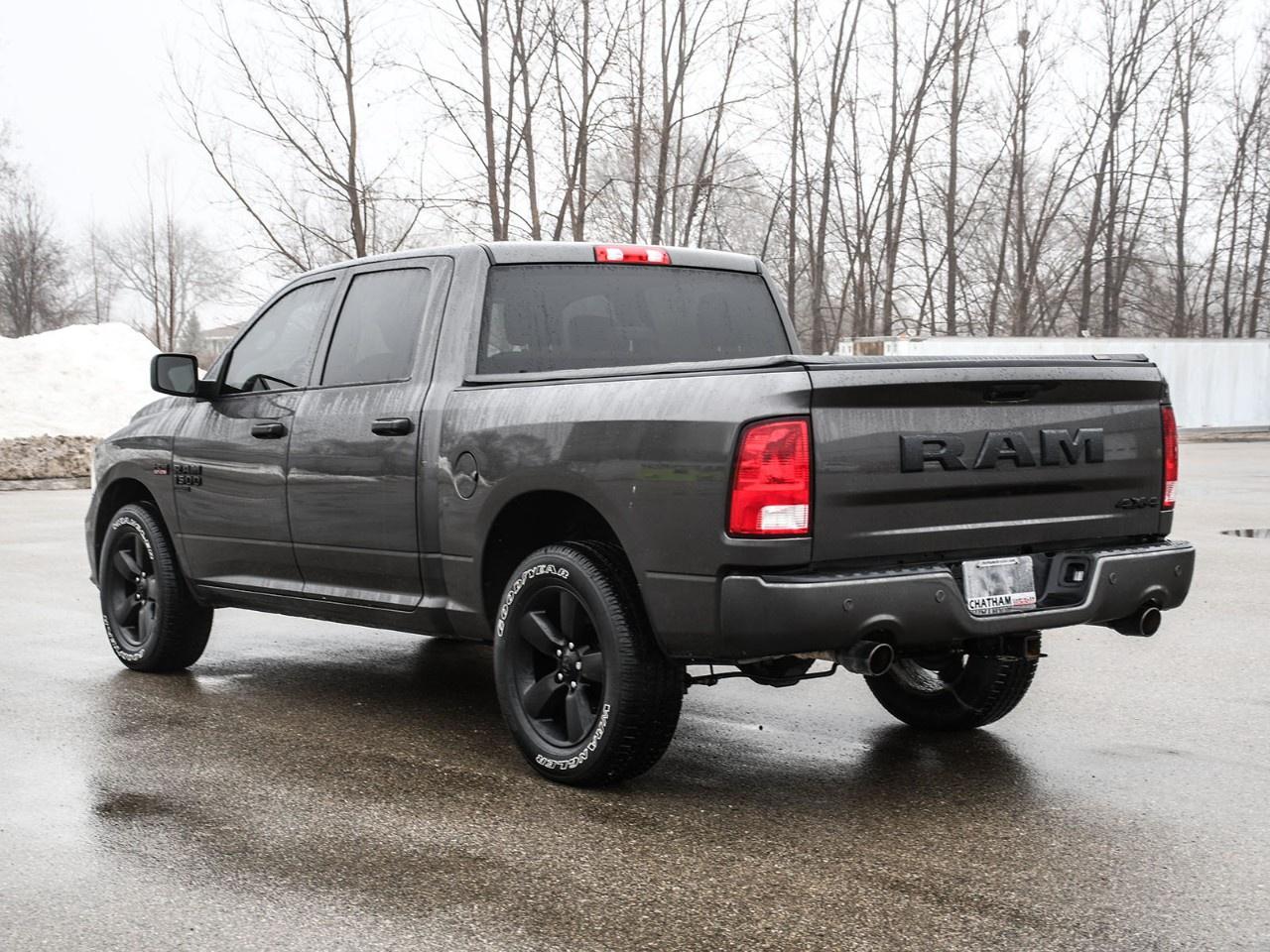 2022 RAM 1500 Classic EXPRESS 4X4 CREW CAB 5'7" BOX Photo