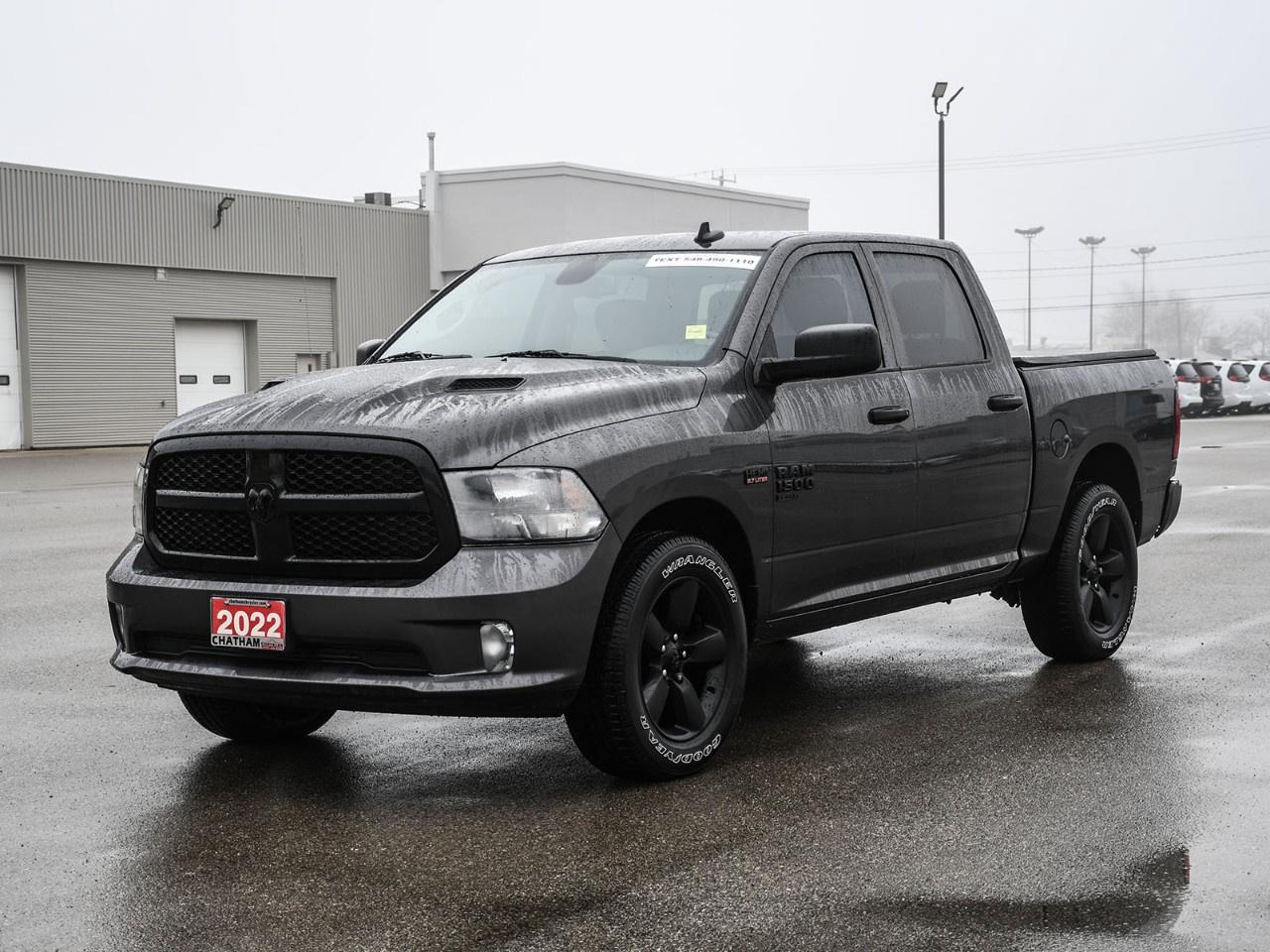 2022 RAM 1500 Classic EXPRESS 4X4 CREW CAB 5'7" BOX Photo0