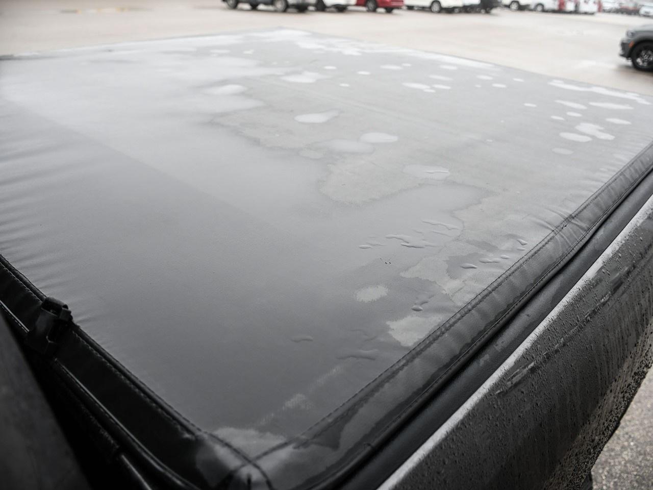 2022 RAM 1500 Classic EXPRESS 4X4 CREW CAB 5'7" BOX Photo