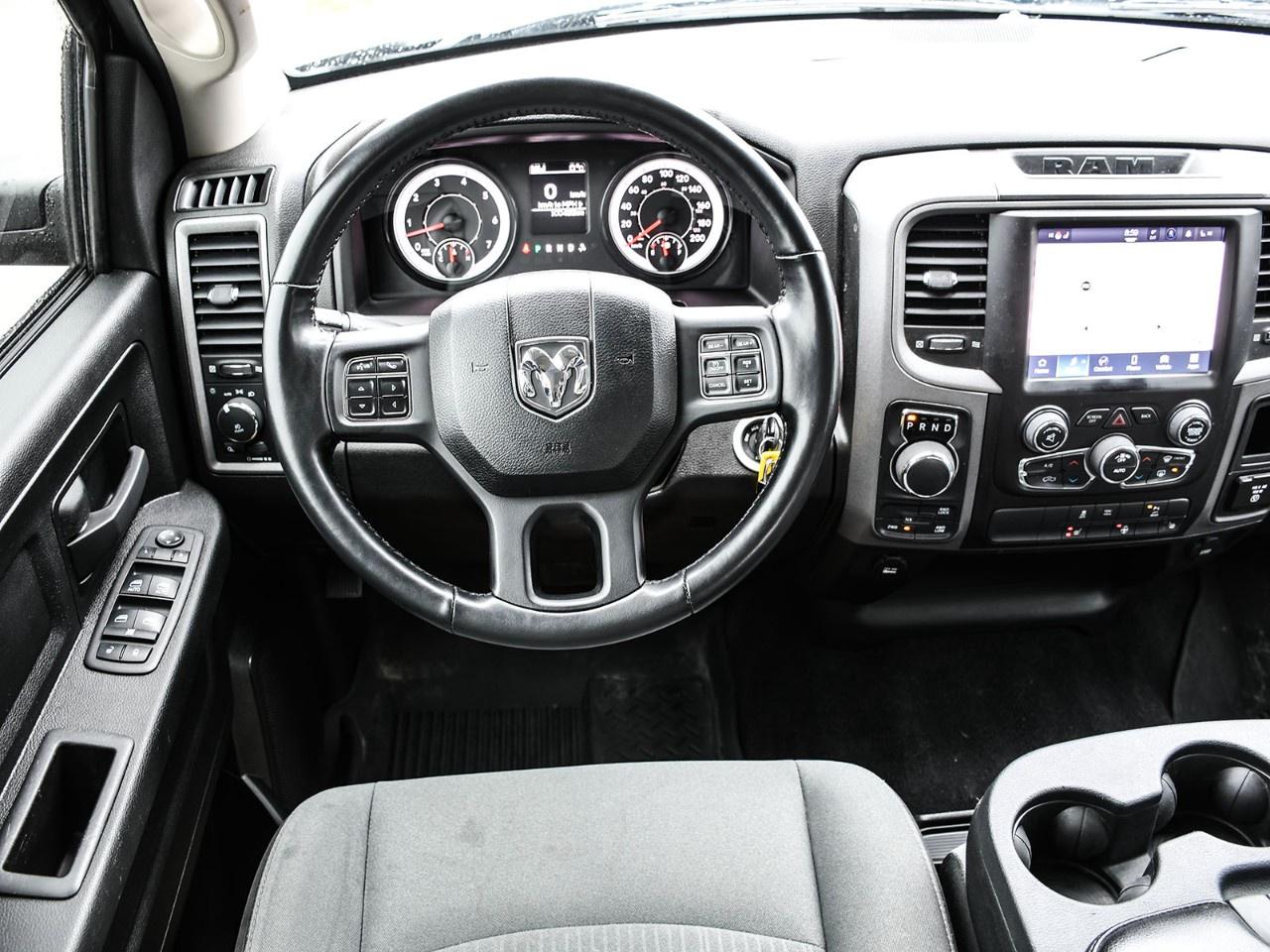 2022 RAM 1500 Classic EXPRESS 4X4 CREW CAB 5'7" BOX Photo