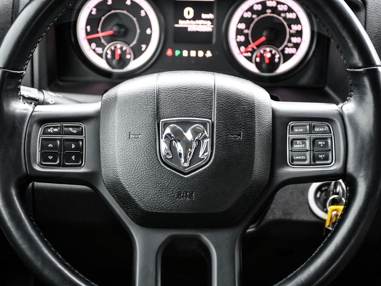 2022 RAM 1500 Classic EXPRESS 4X4 CREW CAB 5'7" BOX Photo