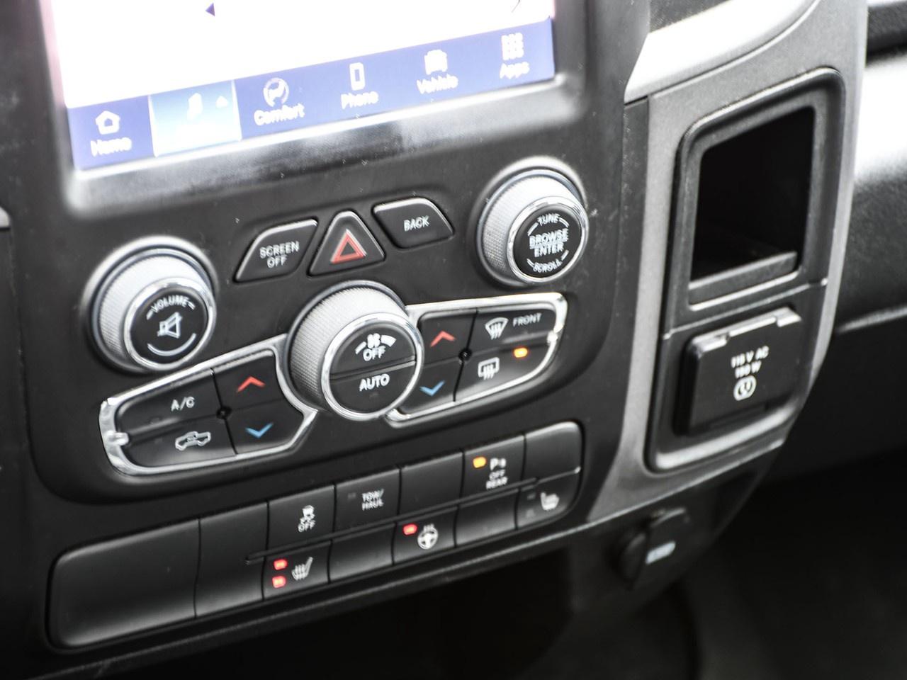 2022 RAM 1500 Classic EXPRESS 4X4 CREW CAB 5'7" BOX Photo