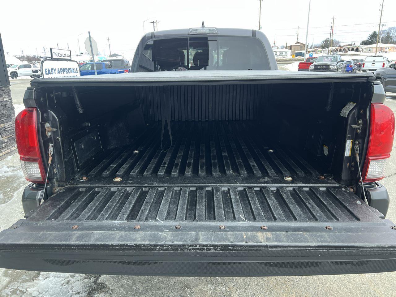 2018 Toyota Tacoma TRD SPORT 4X4 Photo