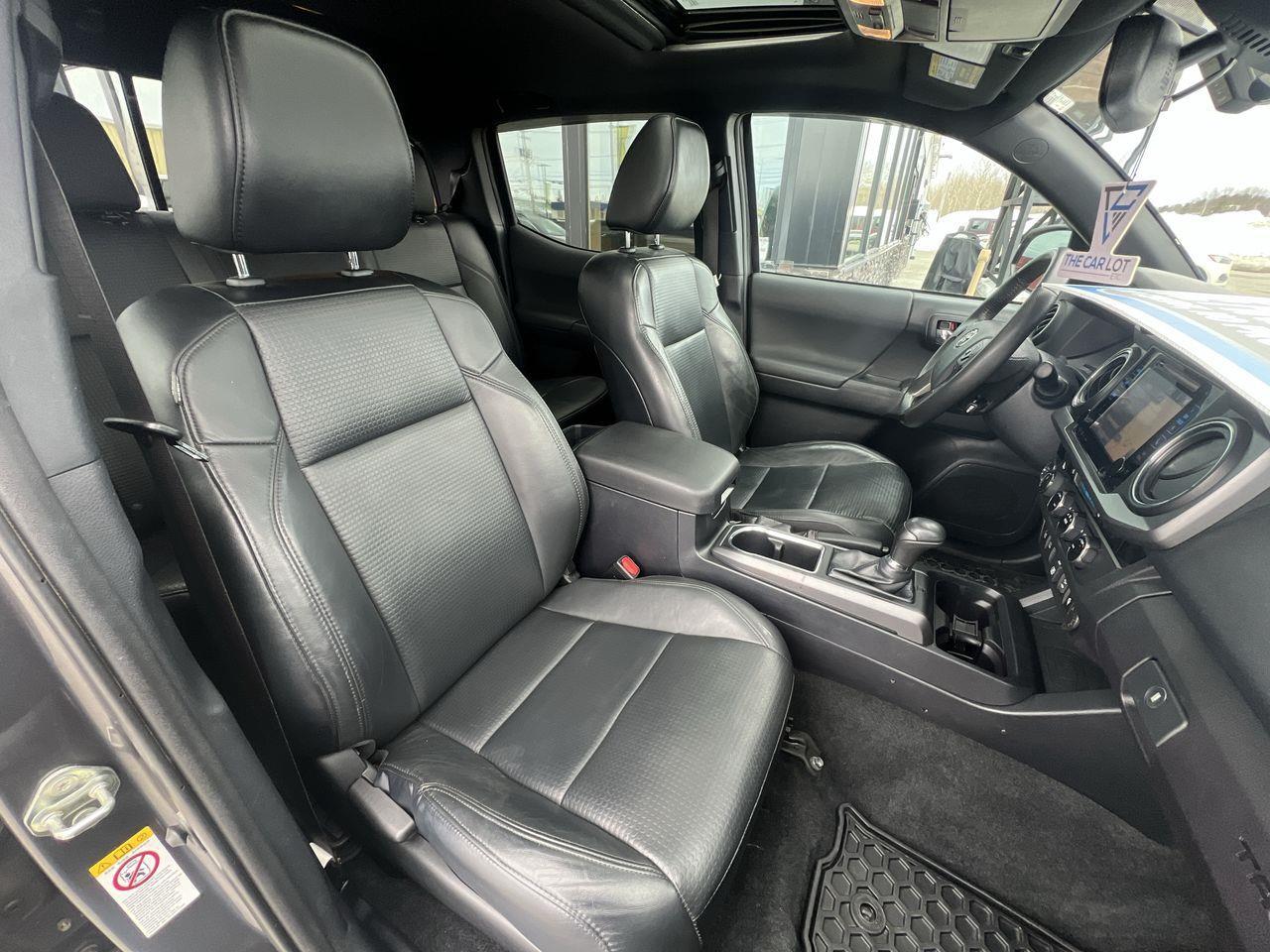 2018 Toyota Tacoma TRD SPORT 4X4 Photo