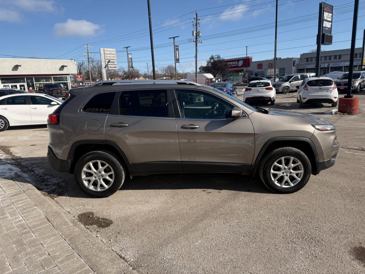 2017 Jeep Cherokee North 4X4! Photo4