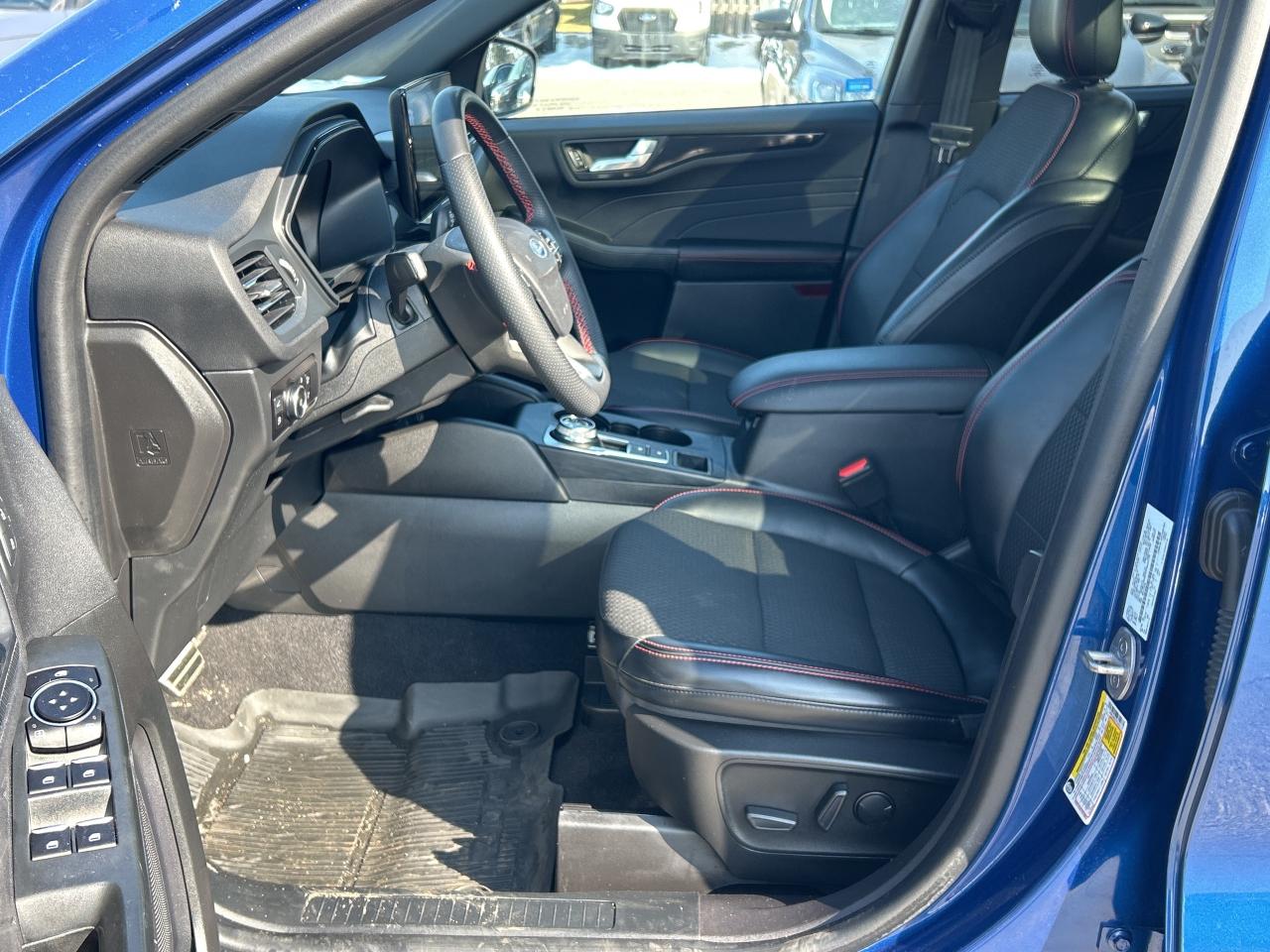 2023 Ford Escape ST-Line Select AWD Photo