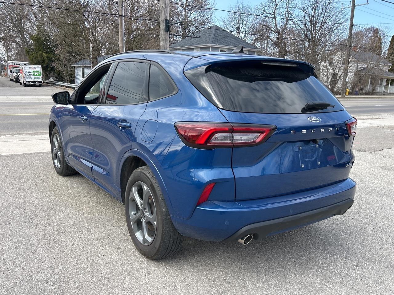 2023 Ford Escape ST-Line Select AWD Photo2