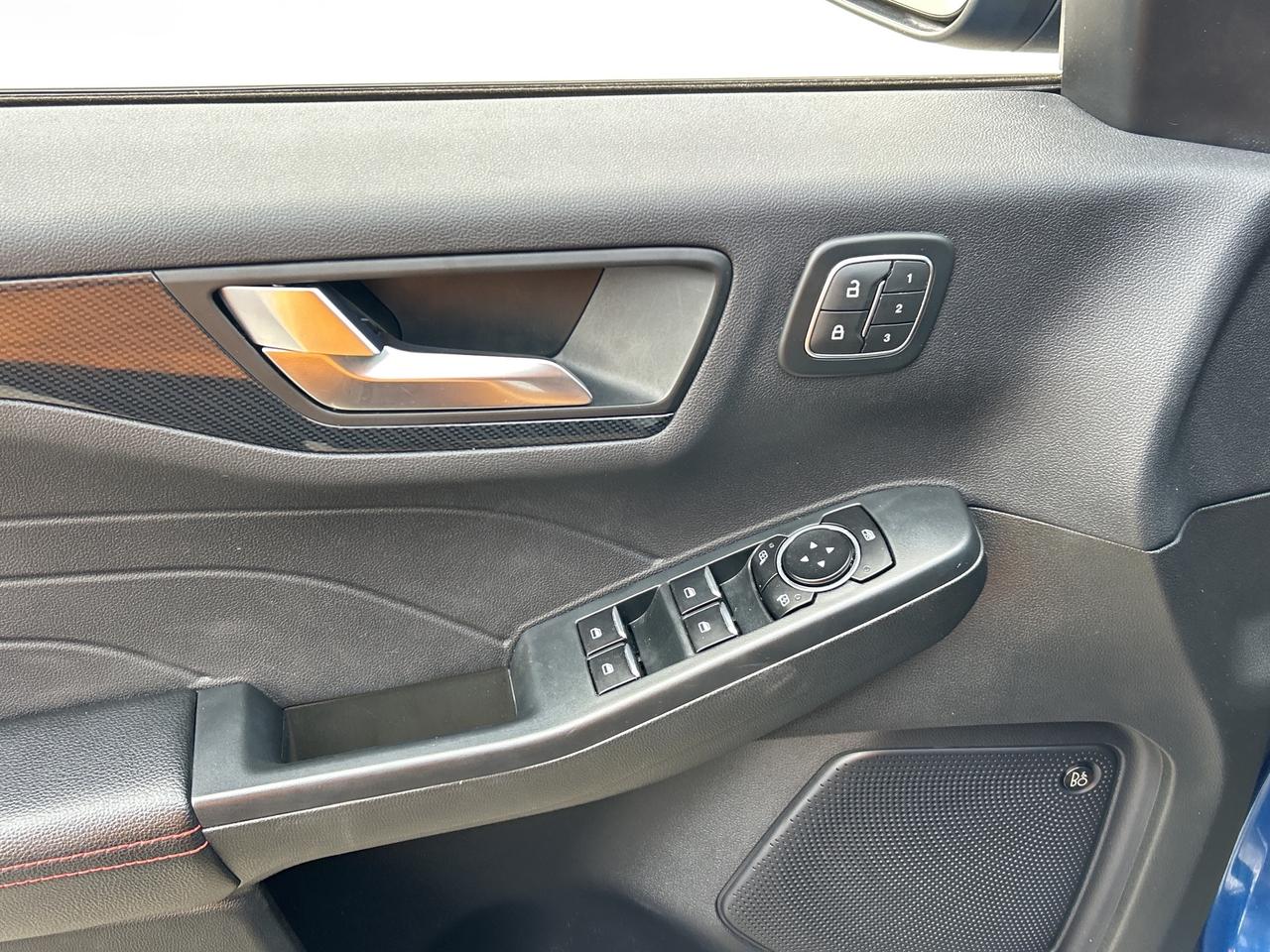 2023 Ford Escape ST-Line Select AWD Photo