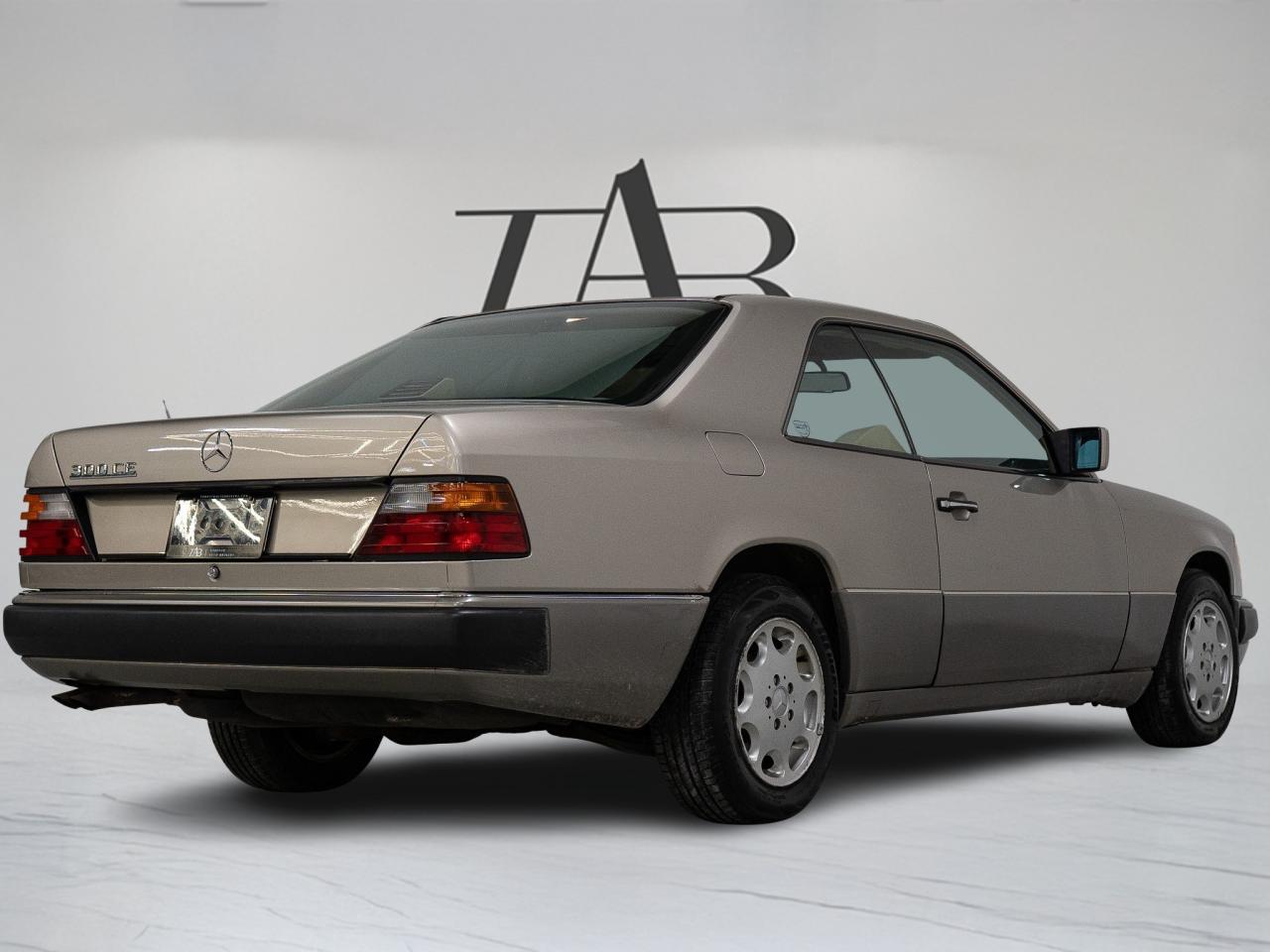 1990 Mercedes-Benz 300 Series CE | COUPE | SUNROOF | HEATED SEATS Photo3