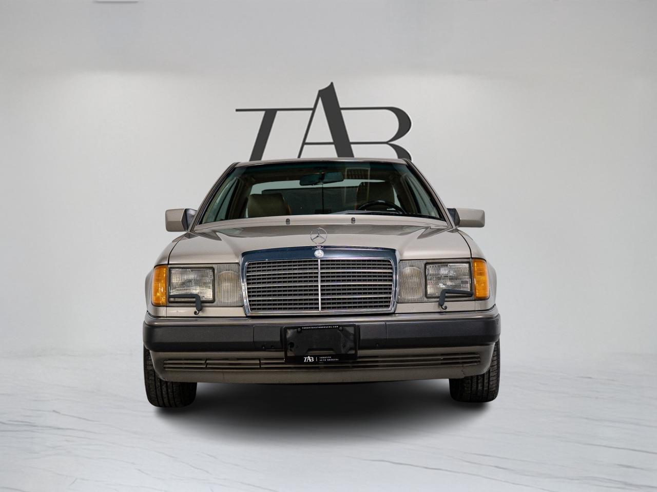 1990 Mercedes-Benz 300 Series CE | COUPE | SUNROOF | HEATED SEATS Photo