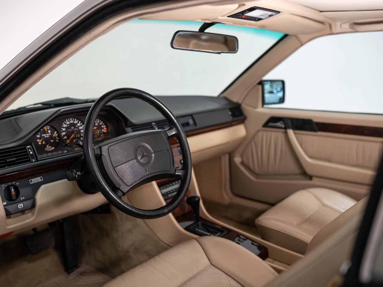 1990 Mercedes-Benz 300 Series CE | COUPE | SUNROOF | HEATED SEATS Photo