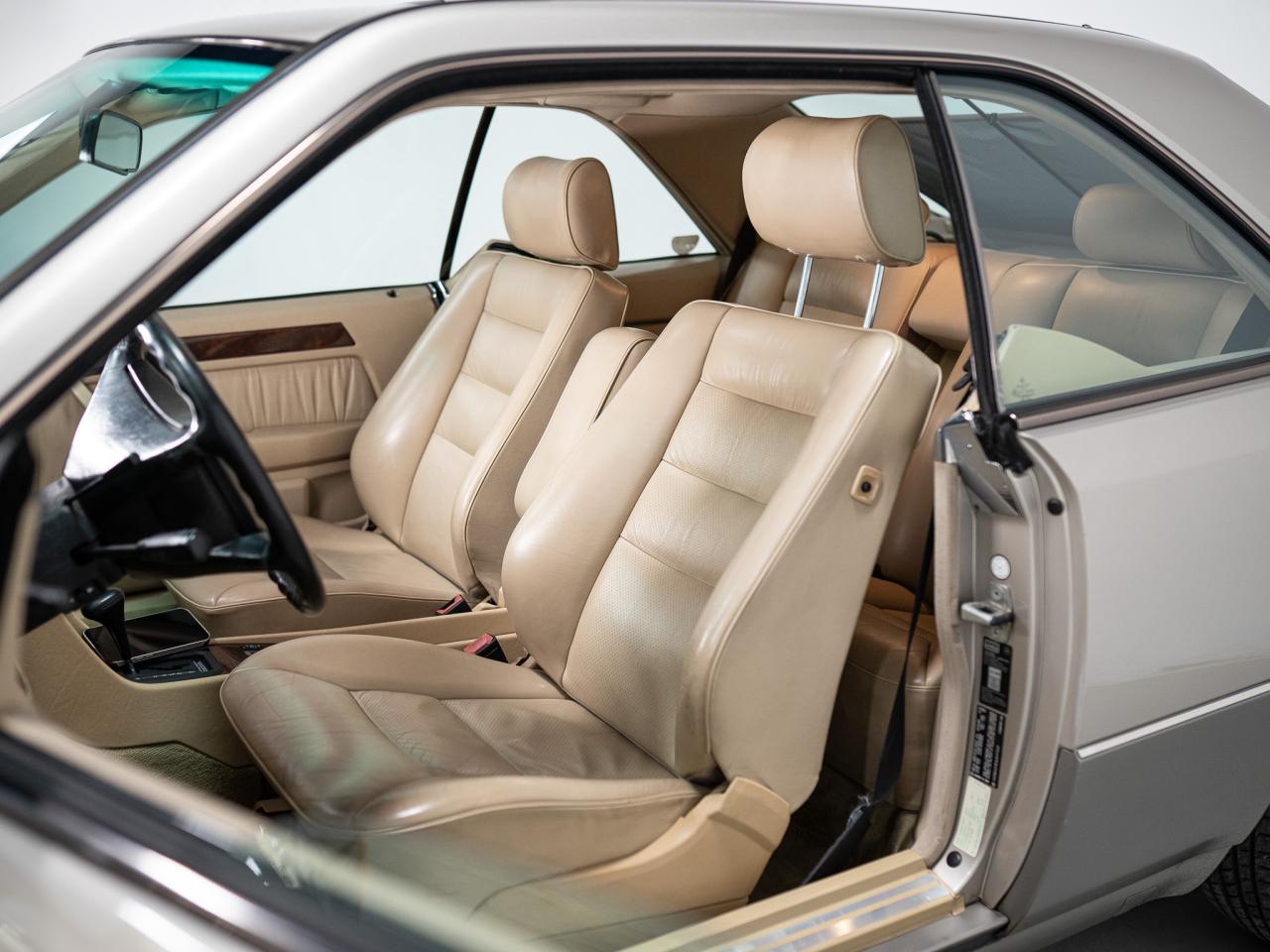 1990 Mercedes-Benz 300 Series CE | COUPE | SUNROOF | HEATED SEATS Photo